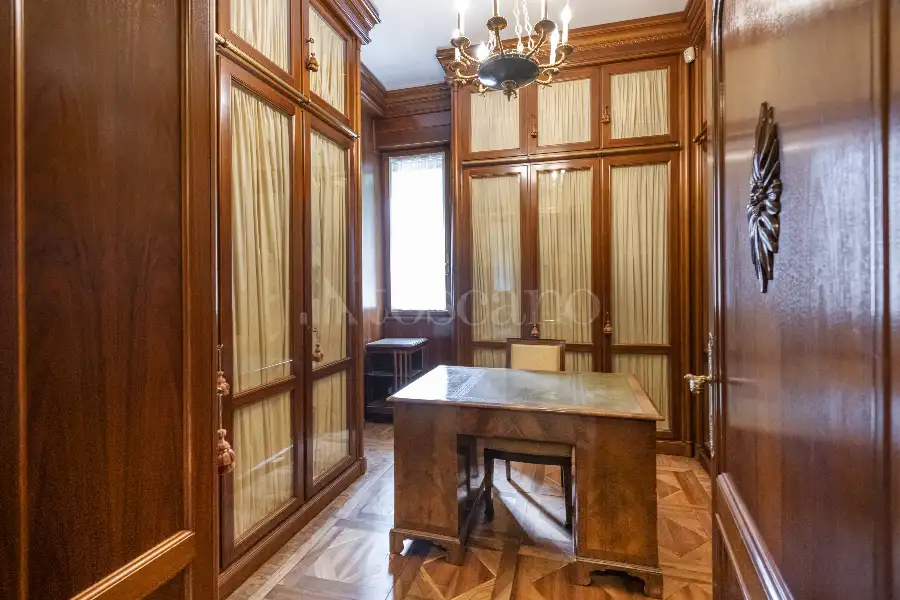 Ufficio in vendita di 200 mq a €2.300.000 (rif. 43/2026)