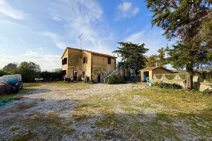 Casale in vendita di 200 mq a €265.000 (rif. 5/2026)