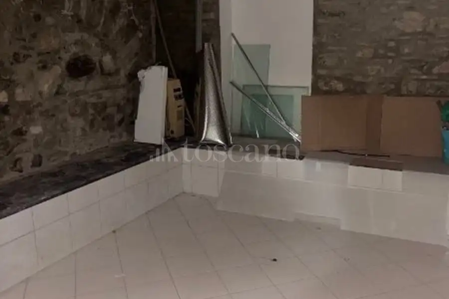 Negozio in vendita di 55 mq a €121.000 (rif. 2/2026)