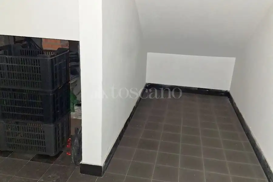 Negozio in vendita di 1.679 mq trattativa riservata (rif. 19/2026)