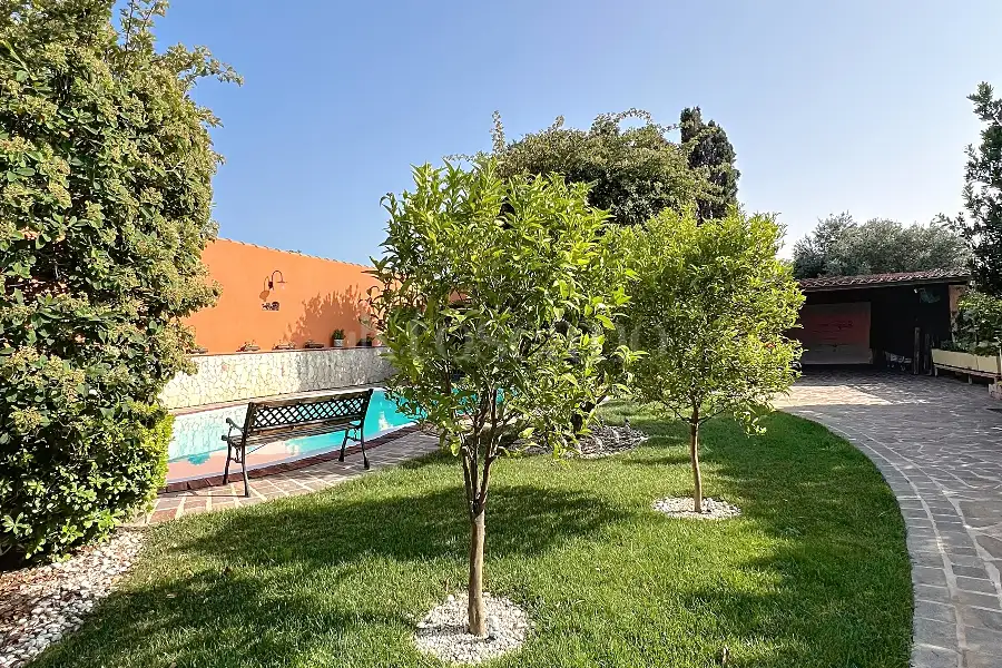 Casa Indipendente in vendita di 330 mq a €590.000 (rif. 82/2025)