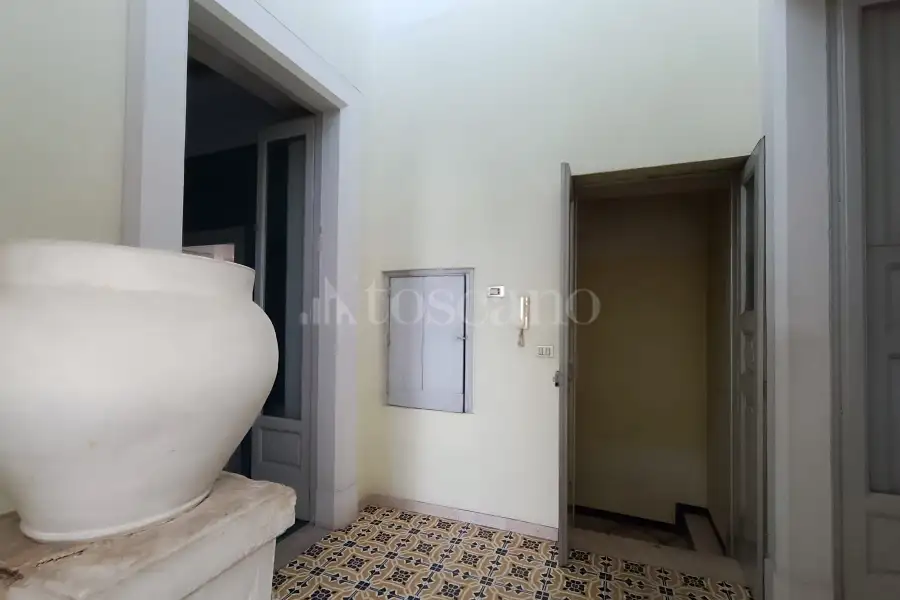 Palazzo in vendita di 270 mq a €650.000 (rif. 19/2024)