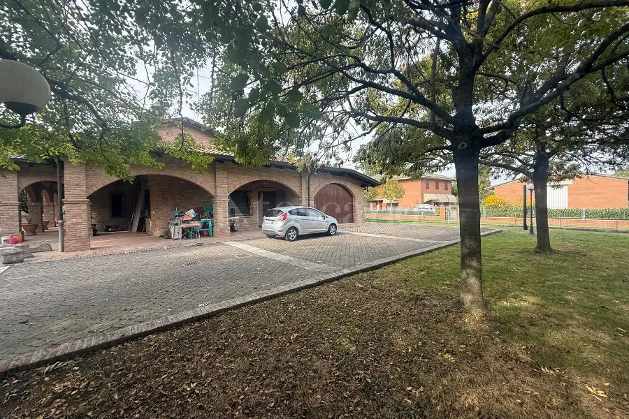 Casa Indipendente in vendita di 332 mq a €655.000 (rif. 52/2026)
