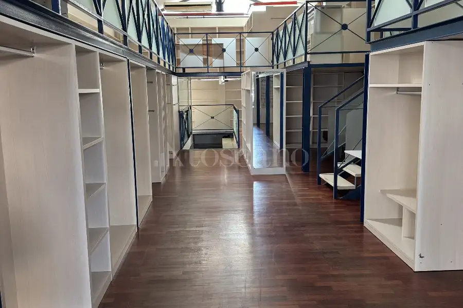 Negozio in vendita di 170 mq a €100,000 (rif. TS0081VE-1)