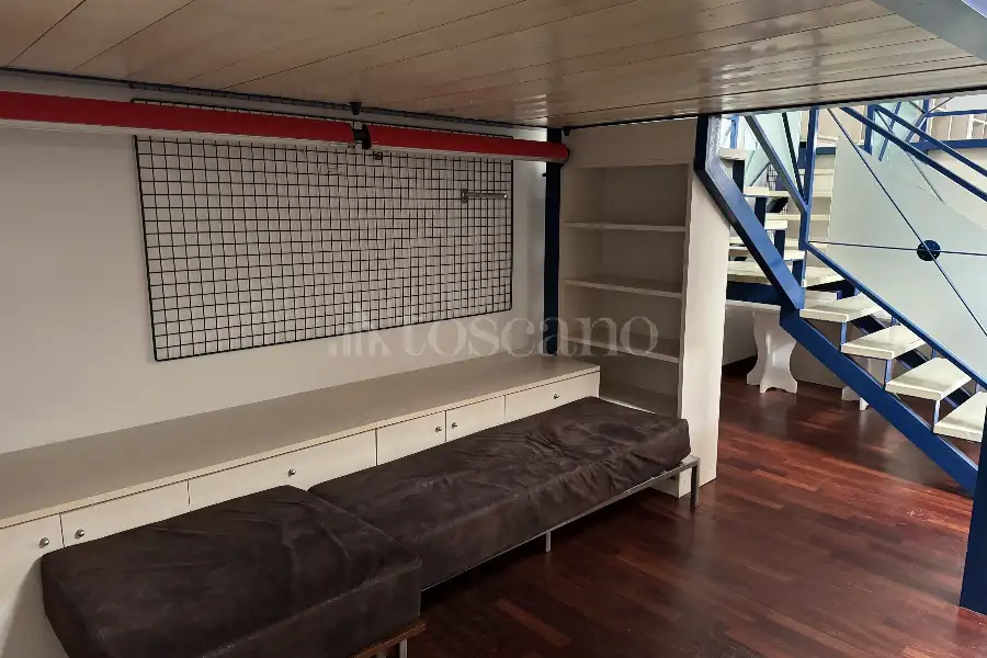 Negozio in vendita di 170 mq a €100,000 (rif. TS0081VE-1)