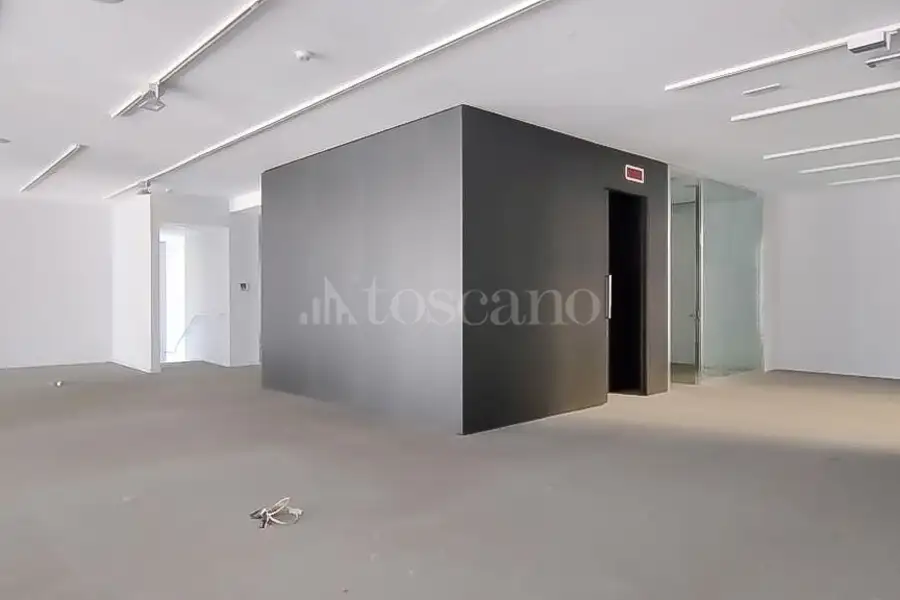 Negozio in vendita di 550 mq a €1.600.000 (rif. 72/2025)