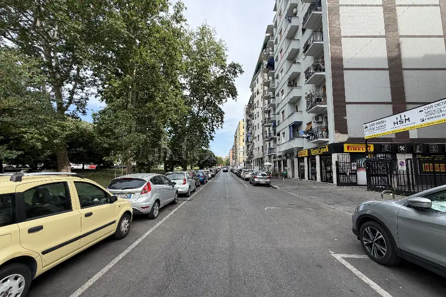Negozio in vendita di 90 mq a €249.000 (rif. 35/2026)