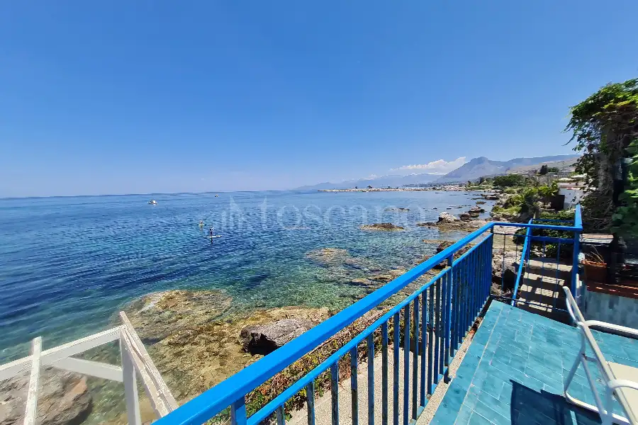 Villa Bifamiliare in vendita di 203 mq a €760.000 (rif. 51/2026)