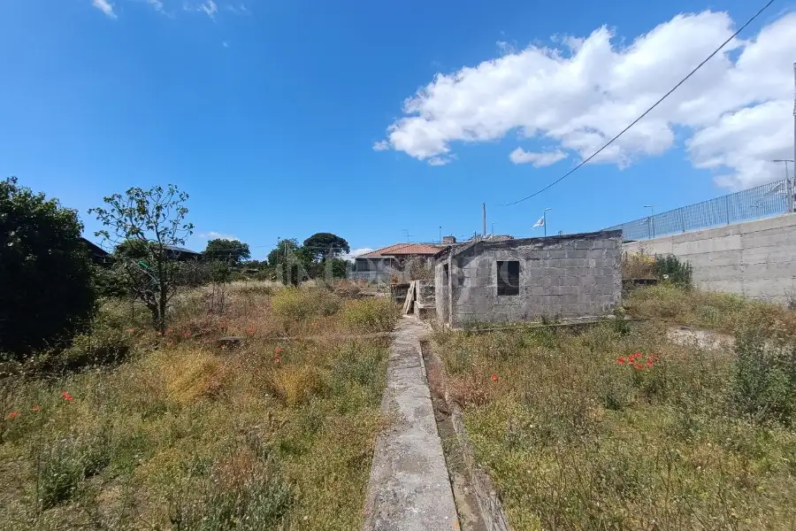 Edificabile Commerciale in vendita di 920 mq a €139.000 (rif. 79/2026)