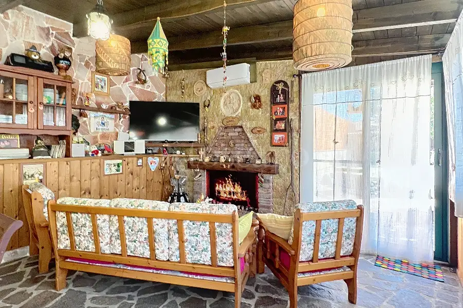 Casa Indipendente in vendita di 330 mq a €590.000 (rif. 82/2025)