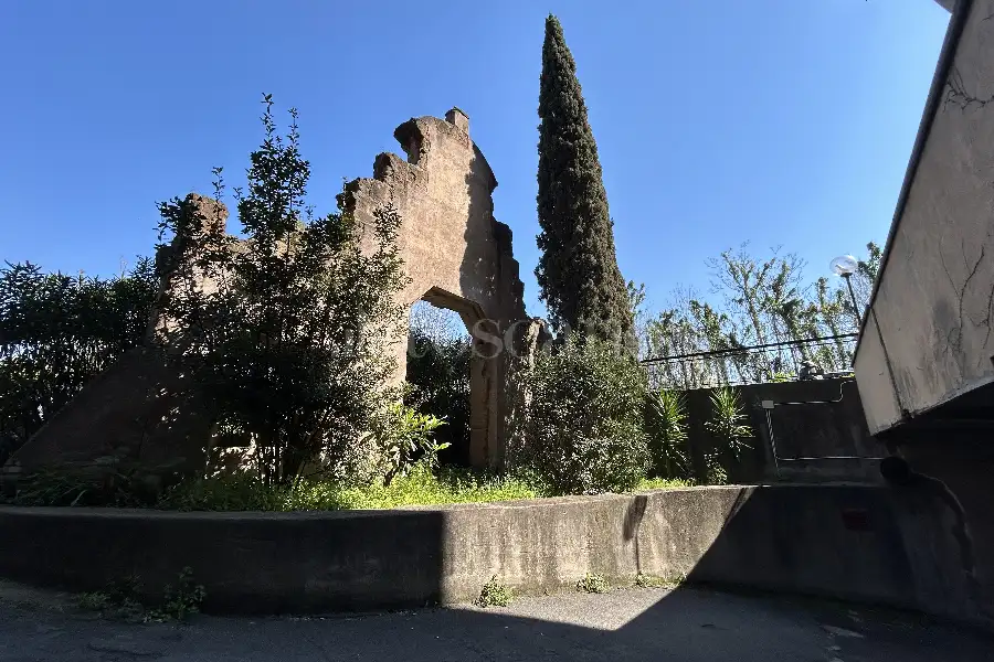 Negozio in vendita di 260 mq a €315.000 (rif. 6/2026)