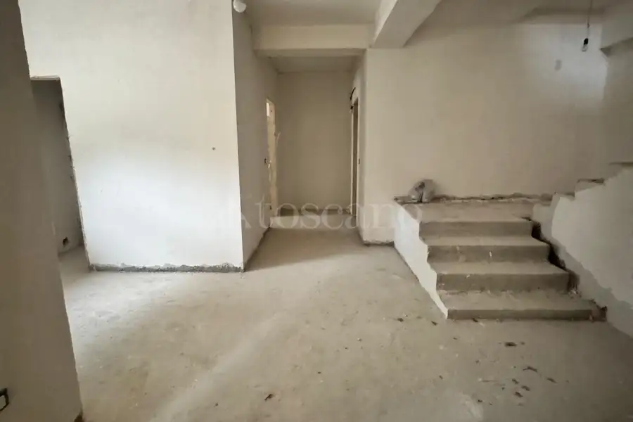 Villa in vendita di 420 mq a €380.000 (rif. 87/2024)