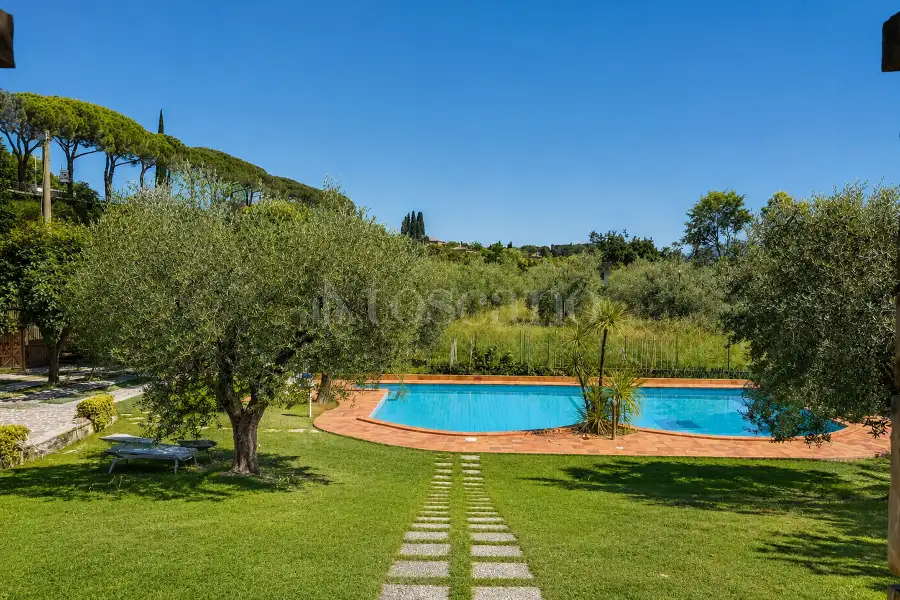 Villa in vendita di 500 mq a €1.100.000 (rif. 22/2026)