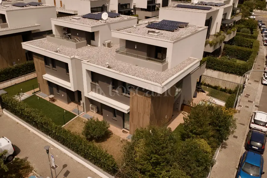 Villa Plurifamiliare in vendita di 120 mq a €760.000 (rif. 33/2026)