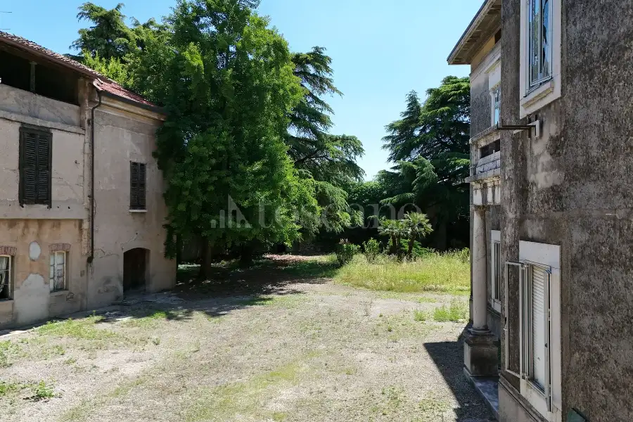 Rustico in vendita di 2.000 mq a €2.000.000 (rif. 26/2026)