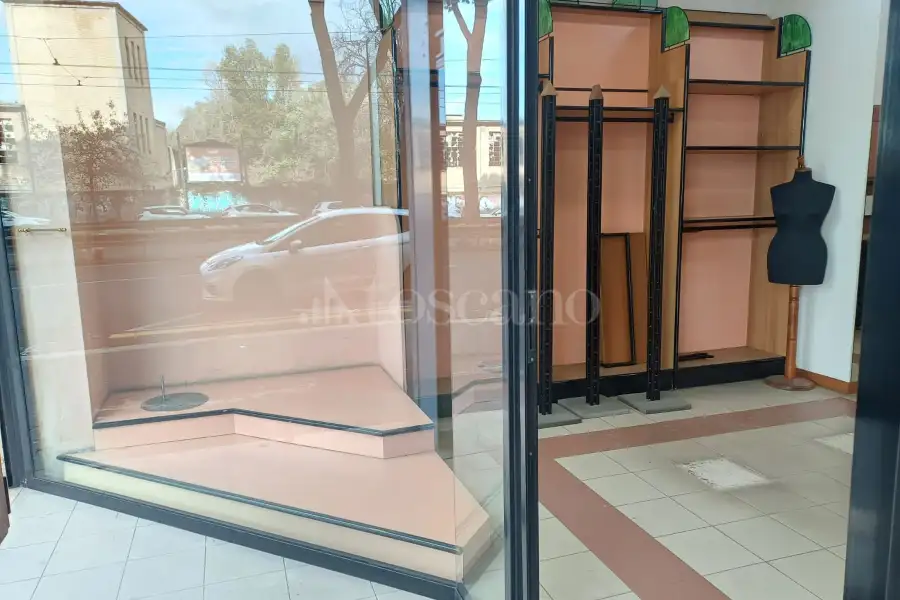 Negozio in vendita di 124 mq a €225.000 (rif. 4/2026)