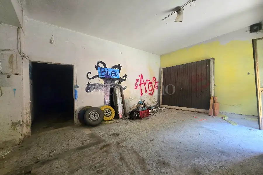 Casa Indipendente in vendita di 350 mq a €163.000 (rif. 30/2025)