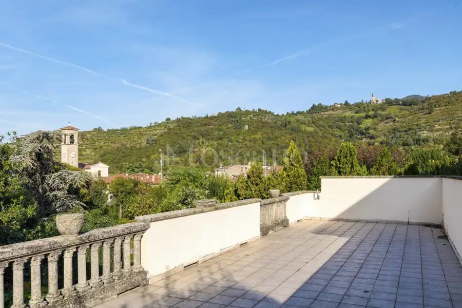 Villa in vendita di 600 mq trattativa riservata (rif. 40/2025)