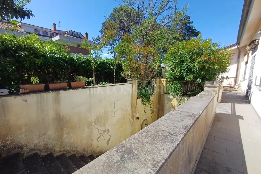 Villa in vendita di 370 mq a €495.000 (rif. 9/2026)