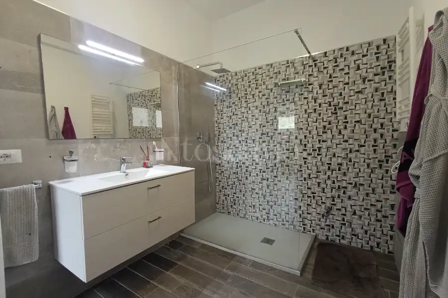 Villino a Schiera in affitto di 120 mq a €2.600 (rif. 49/2026)