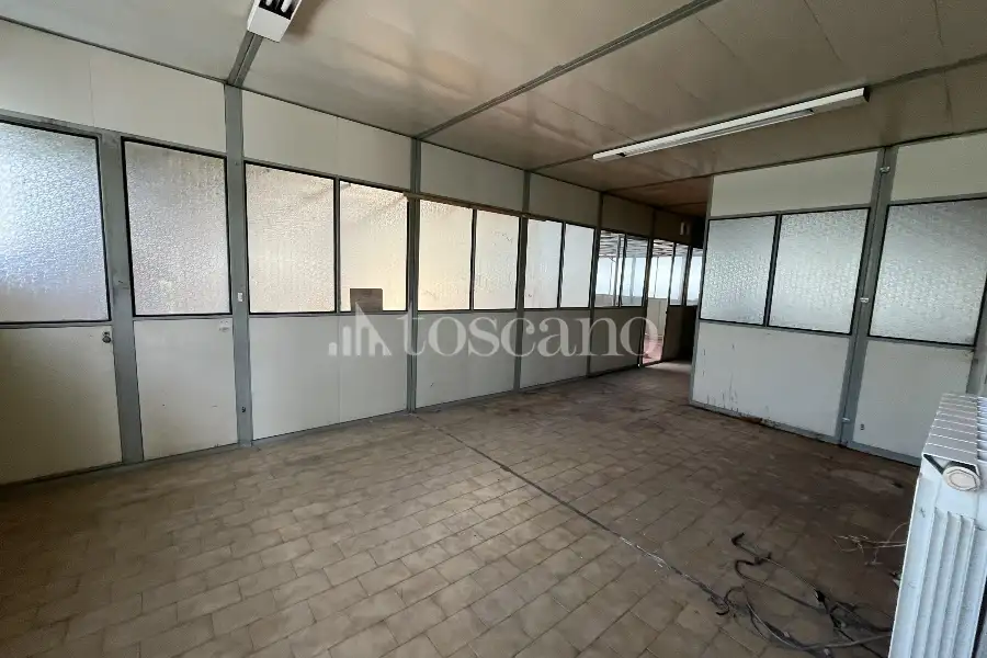 Capannone in vendita di 2160 mq a €300,000 (rif. BL6157VE)