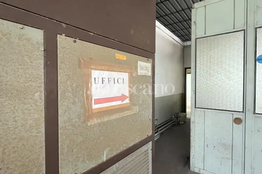Capannone in vendita di 2160 mq a €255,000 (rif. BL6157VE)
