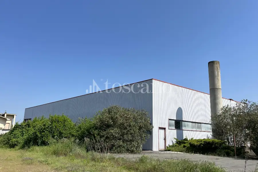 Capannone in vendita di 2160 mq a €255,000 (rif. BL6157VE)