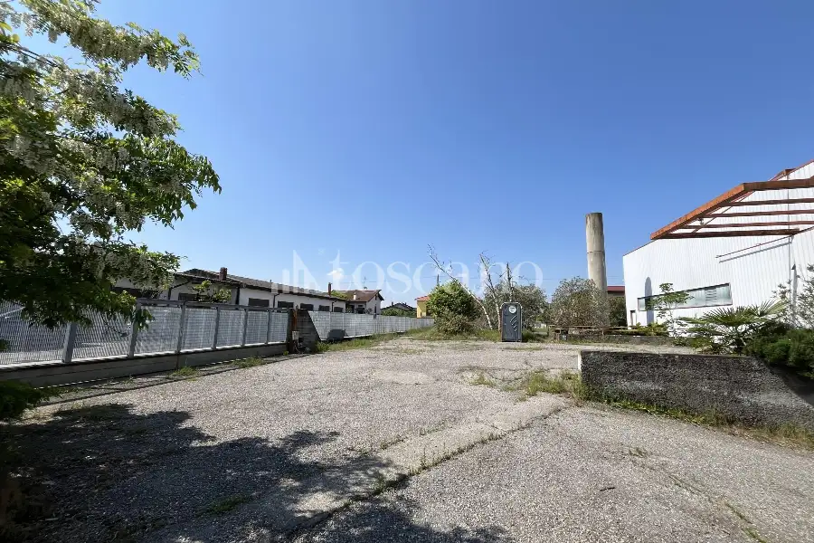 Capannone in vendita di 2160 mq a €255,000 (rif. BL6157VE)
