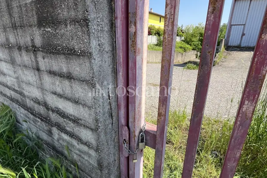 Capannone in vendita di 2160 mq a €255,000 (rif. BL6157VE)