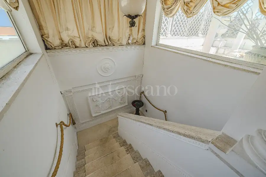 Villa in vendita di 210 mq a €980.000 (rif. 50/2026)