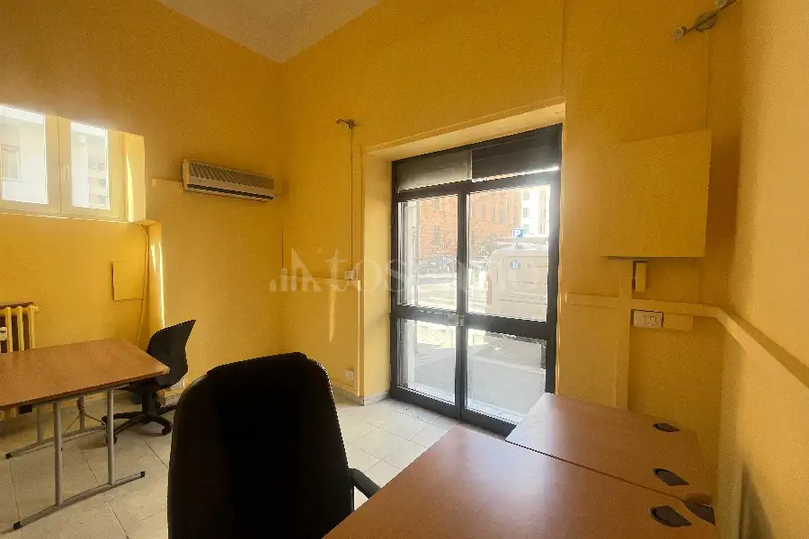 Negozio in affitto di 15 mq a €600 (rif. 23/2026)