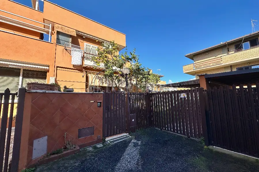Villa Plurifamiliare in vendita di 100 mq a €260.000 (rif. 12/2026)