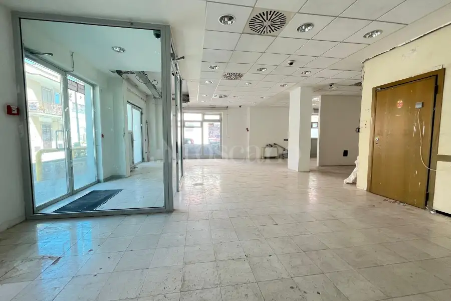 Negozio in vendita di 271 mq a €340.000 (rif. 41/2025)