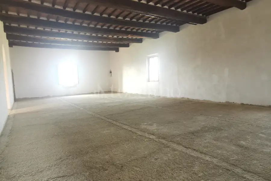 Casale in vendita di 1.200 mq a €470.000 (rif. 35/2023)