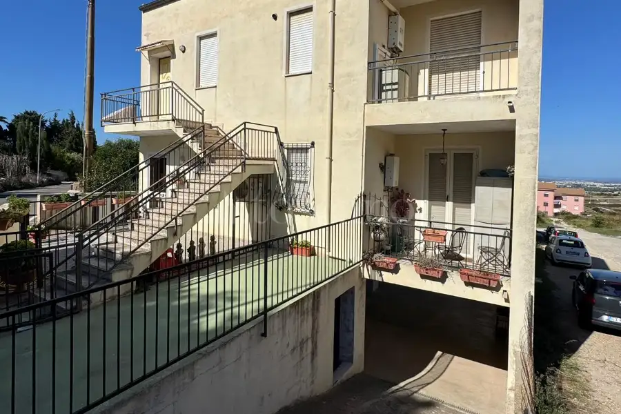 Villa Bifamiliare in vendita di 90 mq a €99.000 (rif. 172/2025)