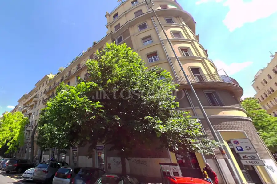 Negozio in vendita di 254 mq a €660.000 (rif. 8/2025)