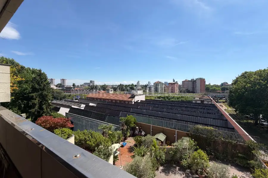 Superattico in vendita di 200 mq a €850.000 (rif. 8/2026)