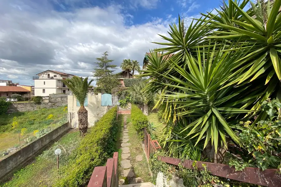 Casa in affitto di 142 mq a €950 (rif. 50/2026)