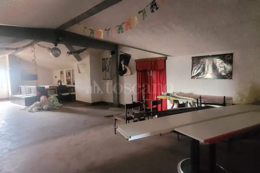 Casa Indipendente in vendita di 534 mq a €255.000 (rif. 1/2026)