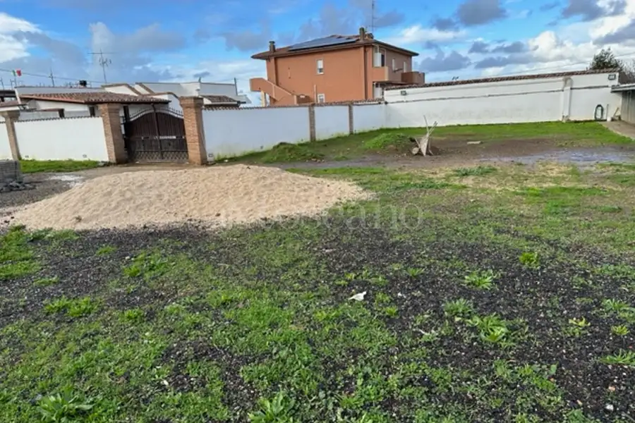 Edificabile Residenziali in vendita di 2.000 mq a €340.000 (rif. 69/2026)
