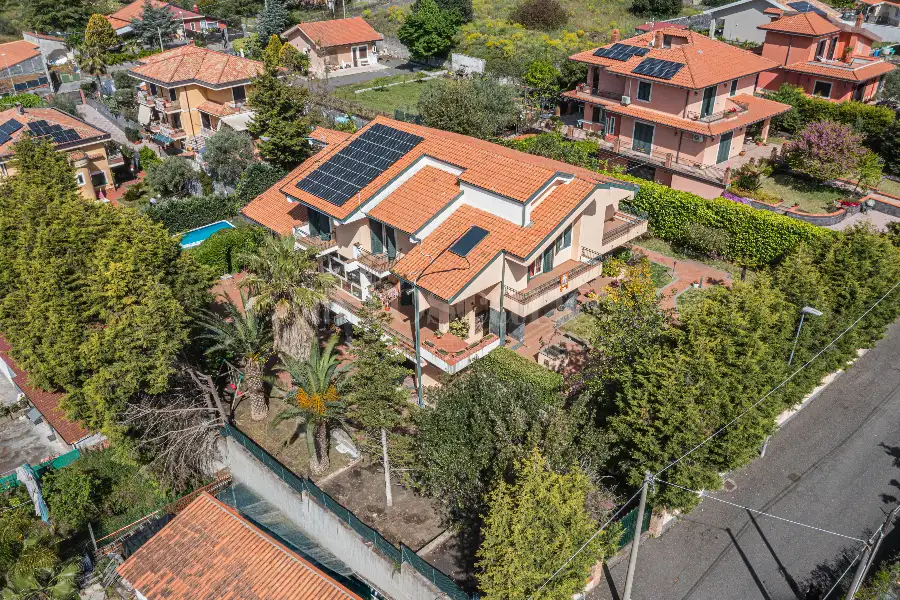 Villa in vendita di 630 mq a €785.000 (rif. 76/2026)