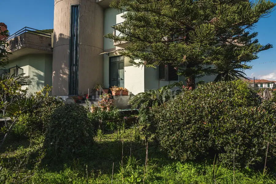 Villa in vendita di 322 mq a €478.000 (rif. 20/2025)