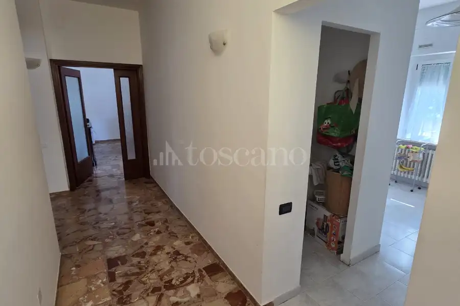 Villa Plurifamiliare in vendita di 575 mq a €580.000 (rif. 33/2026)