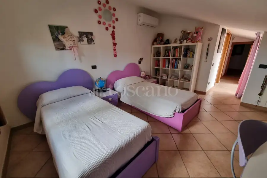 Villa Bifamiliare in vendita di 190 mq a €375.000 (rif. 40/2025)