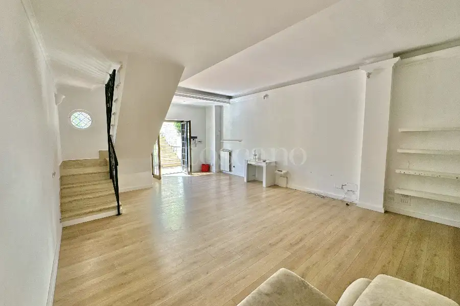 Villa Plurifamiliare in vendita di 120 mq a €449.000 (rif. 7/2026)