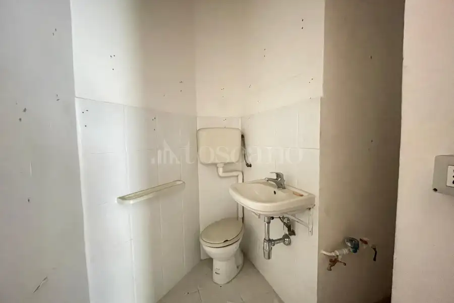 Negozio in vendita di 26 mq a €90.000 (rif. 17/2026)
