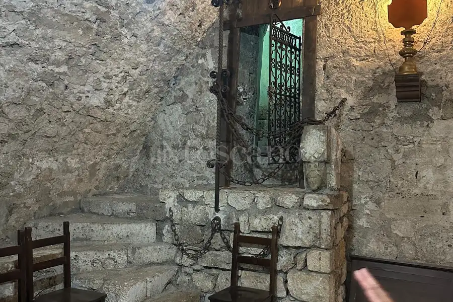 Palazzo in vendita di 3.000 mq trattativa riservata (rif. 69/2026)