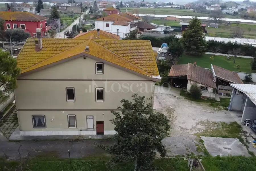 Casa Indipendente in vendita di 534 mq a €255.000 (rif. 1/2026)