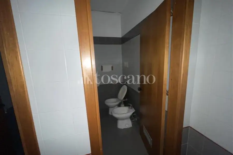 Negozio in vendita di 318 mq a €470.000 (rif. 30/2025)