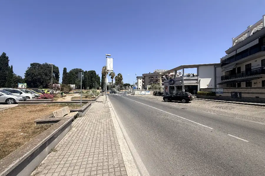 Negozio in vendita di 102 mq a €219.000 (rif. 70/2026)